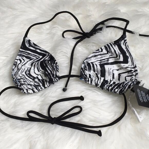 New. Volcom reversible bikini top. - Picture 9 of 9